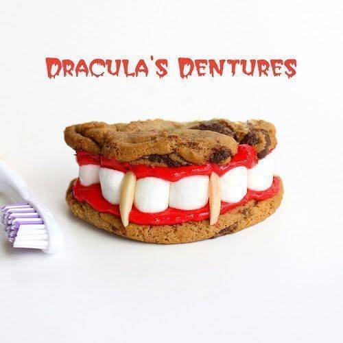 Bánh hàm răng nhọn hoắt của Dracula cho lễ Halloween