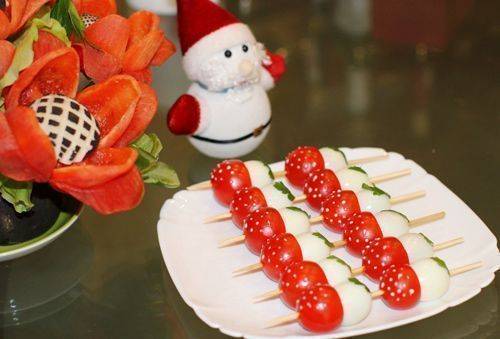Cách làm đĩa nấm cực yêu từ trứng cút cho bé đón Giáng sinh