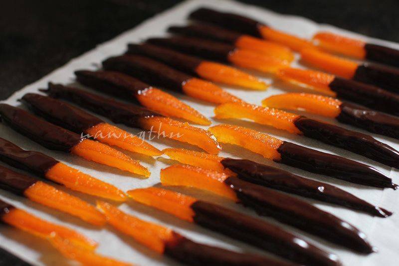 Học cách làm mứt vỏ cam bọc sô cô la thơm lừng