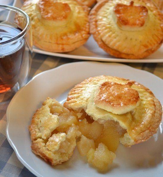 Cách làm món bánh sữa chua nhân táo cho ngày mới ngọt ngào
