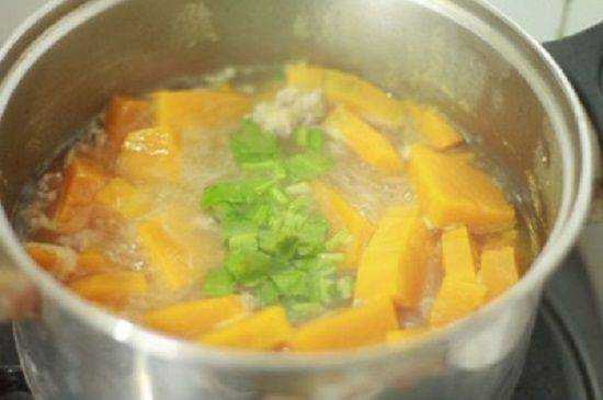 Cách làm món canh bí đỏ đậu phộng thơm ngon bổ dưỡng