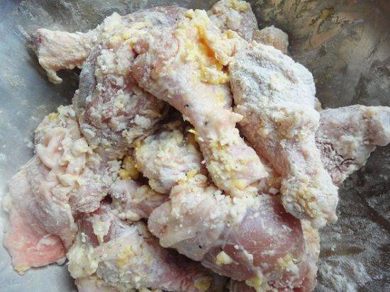 Cách làm gà chiên trộn sốt cay kiểu Hàn