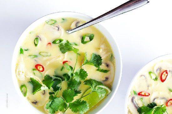 Cách làm súp gà cốt dừa kiểu Thái ngon mê li