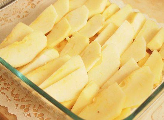 Cách làm táo nướng giòn ăn vặt ngày hè