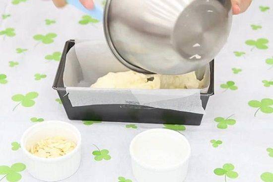 Cách làm bánh bông lan bơ nho( Raisin butter cake)