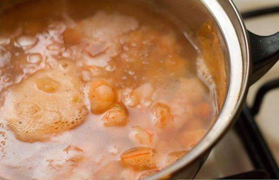 Cách làm cơm tôm đậu Hà Lan đơn giản