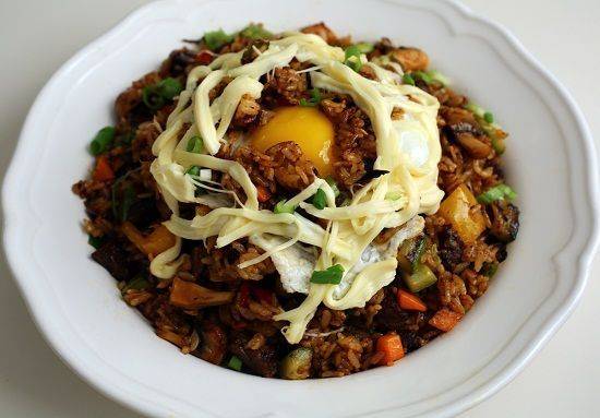 Cách làm cơm rang Hàn Quốc ngon đúng điệu