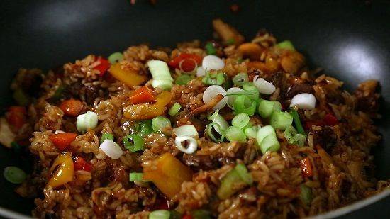 Cách làm cơm rang Hàn Quốc ngon đúng điệu