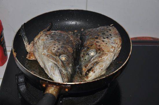 Cách làm canh cá nấu mẻ với chuối xanh