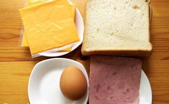Cách làm bánh mì chiên trứng sốt phô mai béo ngậy
