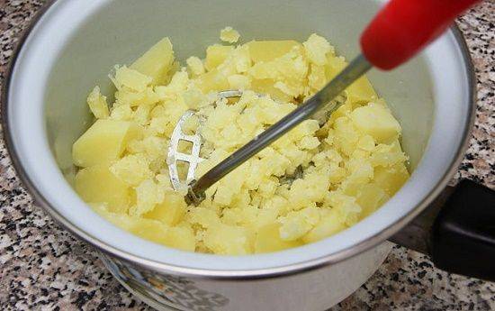Cách làm bánh cá hồi với khoai tây nghiền