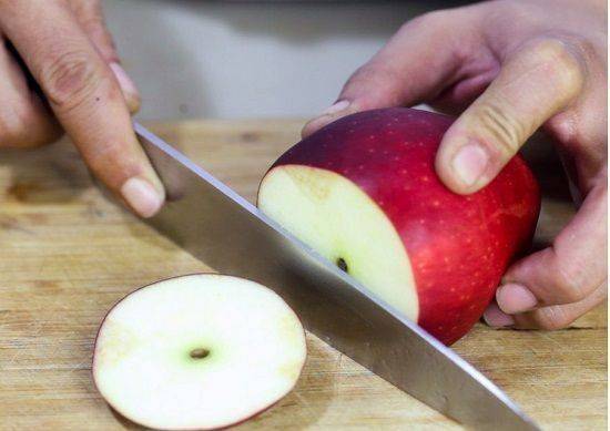 Cách làm bánh táo trong quả táo ngọt ngào mới lạ