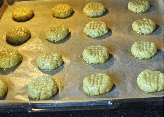 Cách làm bánh quy bơ đậu phộng giòn tan hấp dẫn