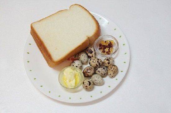 Cách làm bánh mỳ sandwich nướng trứng cút