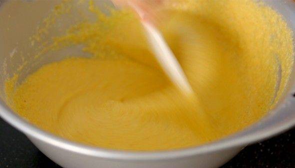 Cách làm bánh ngô vàng ươm thơm ngon cho bữa sáng