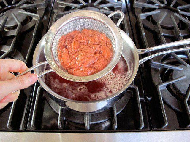 Cách làm siro dâu tây giải nhiệt ngày hè