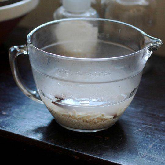 Cách làm sữa gạo Horchata giải khát ngày hè