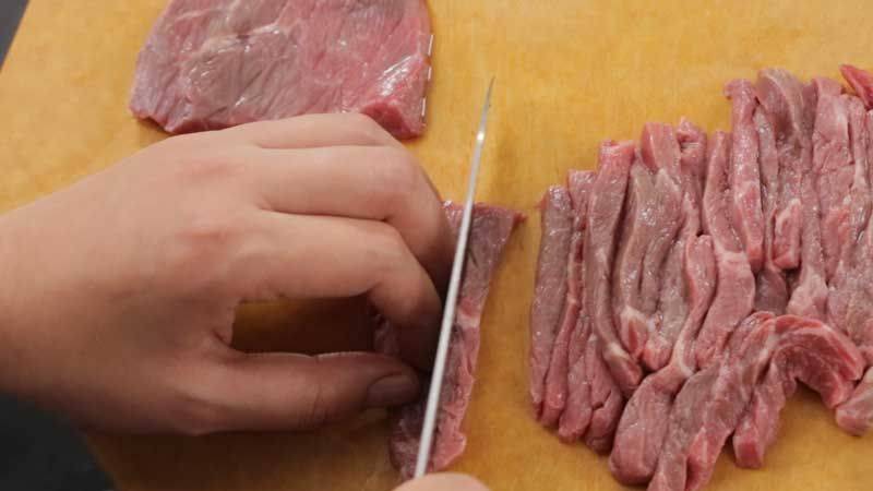 Cách làm thịt bò xào cần tây thơm ngon cho bữa tối