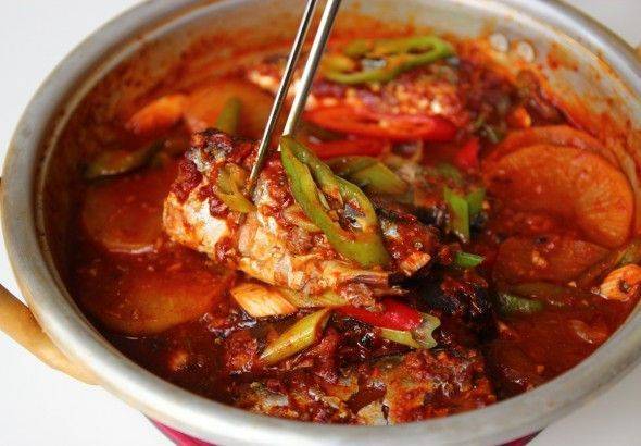 Cách nấu cá thu đao om củ cải kiểu Hàn cực ngon cơm