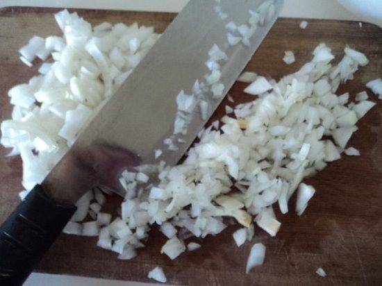 Cách làm cơm viên xúc xích chiên giòn cho bữa ăn dã ngoại