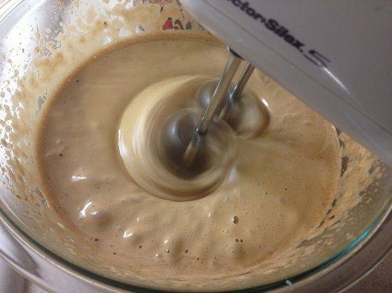 Cách làm bánh cuộn kem mocha thơm ngon
