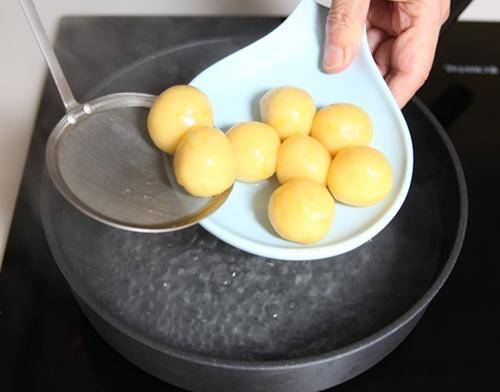 Cách làm bánh khoai lang lăn dừa thơm ngon