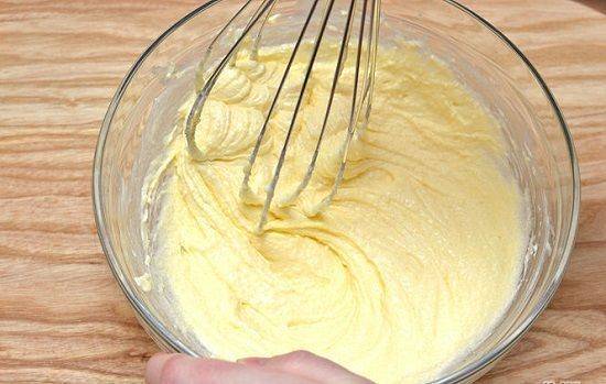 Cách làm bánh bông lan kẹp kem béo ngậy