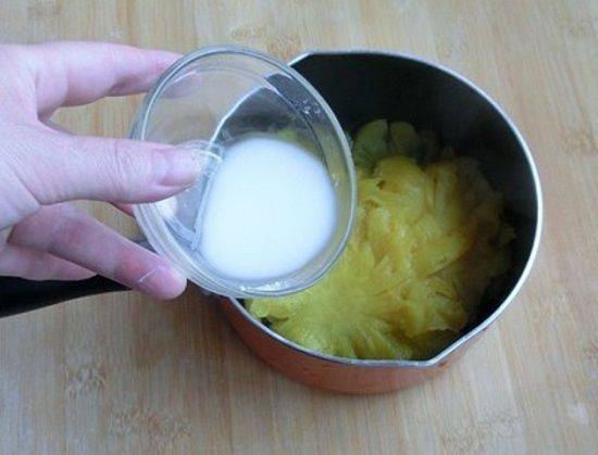 Cách làm món bánh dứa hình xoắn ốc ngon mê ly