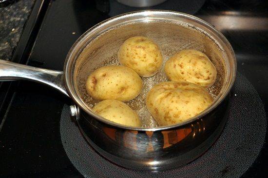 Cách làm bánh khoai tây cay thơm ngon