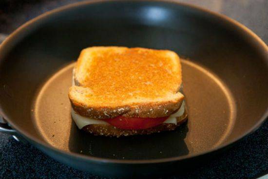 Cách làm bánh sandwich không cần lò nướng