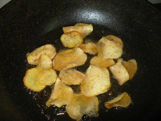 Tự làm bim bim khoai tây cho cả nhà