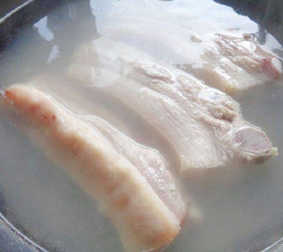Cách làm bún thịt luộc sấu kho đơn giản mà thơm ngon