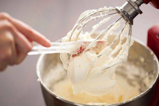 Cách làm kem bánh gato có màu