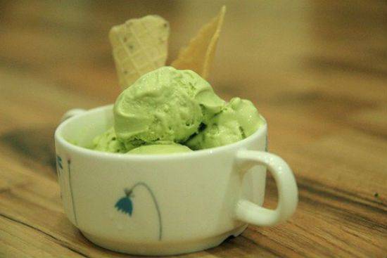 Hướng dẫn cách làm kem matcha trà xanh mát lạnh cho ngày hè