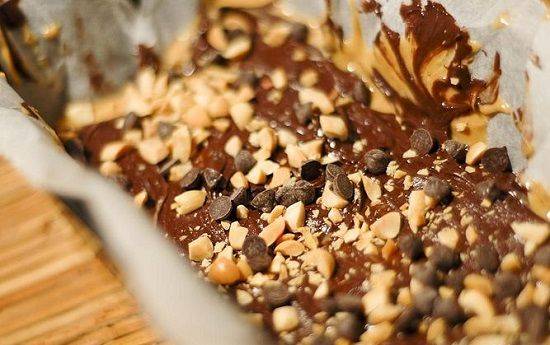 Cách làm thanh kẹo socola đậu phộng ngọt ngào
