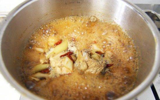 Cách làm thịt gà rim đậm đà cho bữa cơm ngày Tết