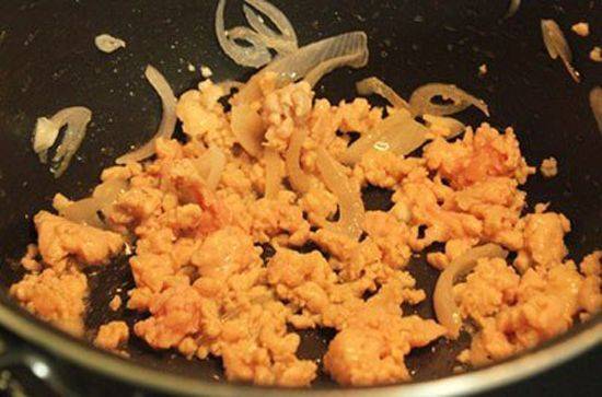 Canh củ cải trắng nấu với thịt nạc xay đơn giản dễ làm