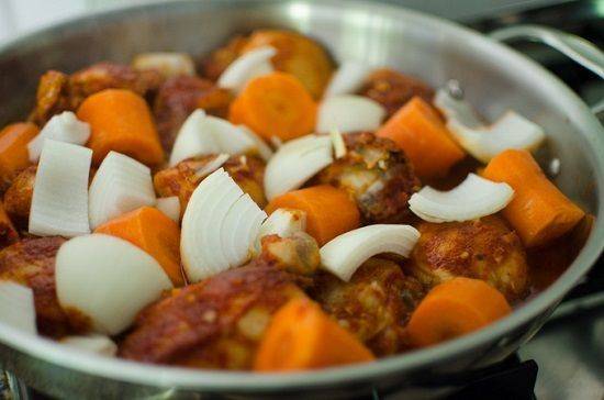 Cách làm món thịt gà kho rau củ kiểu Hàn đặc biệt hấp dẫn