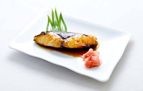 HAMACHI (cá đuôi vàng) nướng xốt TERIYAKI