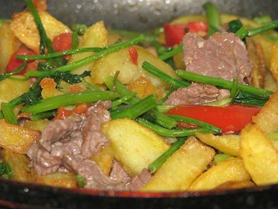 Cách làm khoai tây xào thịt bò siêu ngon siêu đơn giản