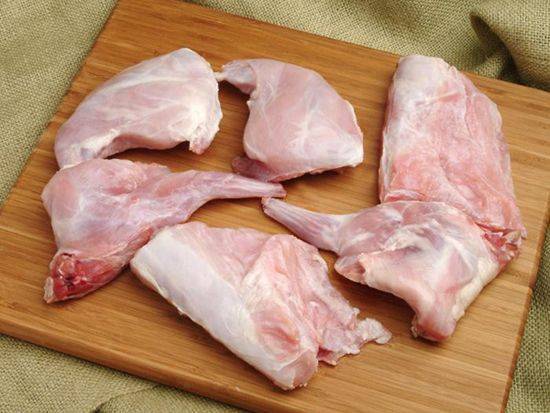 Thịt thỏ nướng trộn thính