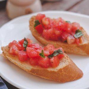 Bánh mì Bruschetta cà chua