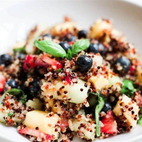 Salad quinoa trái cây