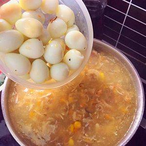 Súp hải sản trứng cút