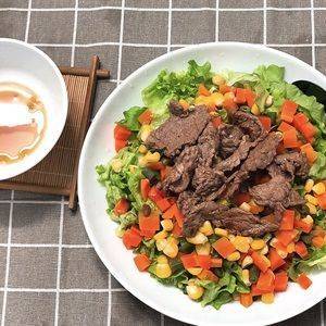 Salad rau củ thịt bò