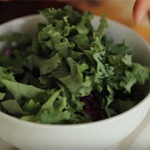 Salad bắp cải sốt mè đặc biệt