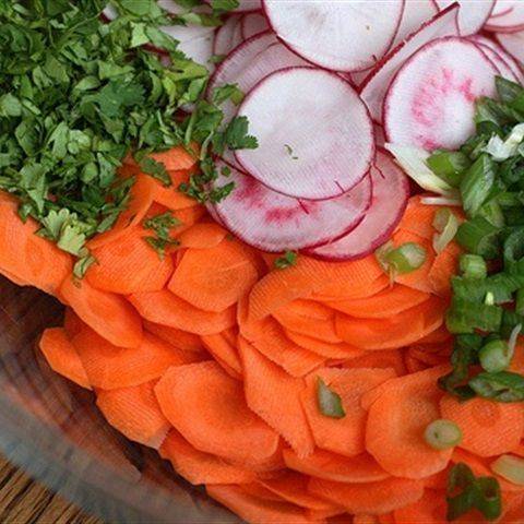Salad cà rốt trộn củ cải đỏ