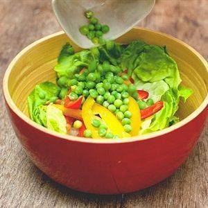 Salad thịt gà trộn rau củ