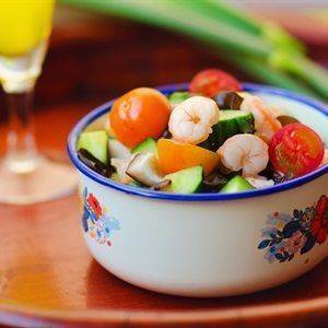 Salad tôm với rau nấm