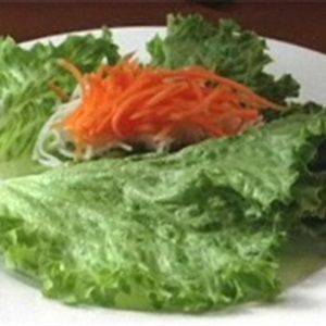 Salad tôm cuộn